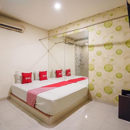 Super Oyo Capital O 92633 Spring Hotel Gubeng スラバヤ エクステリア 写真