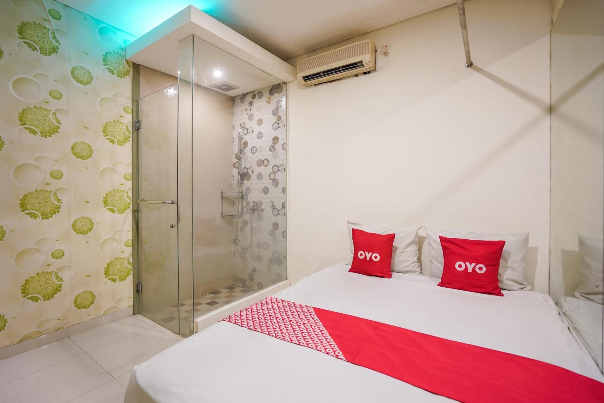 Super Oyo Capital O 92633 Spring Hotel Gubeng スラバヤ エクステリア 写真