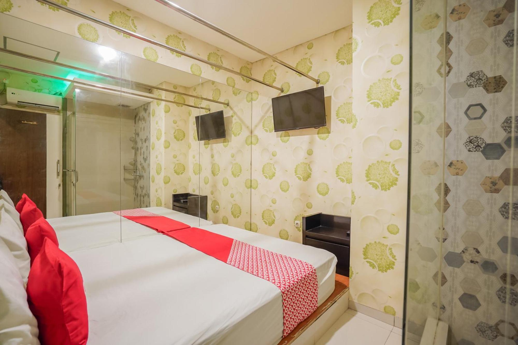 Super Oyo Capital O 92633 Spring Hotel Gubeng スラバヤ エクステリア 写真