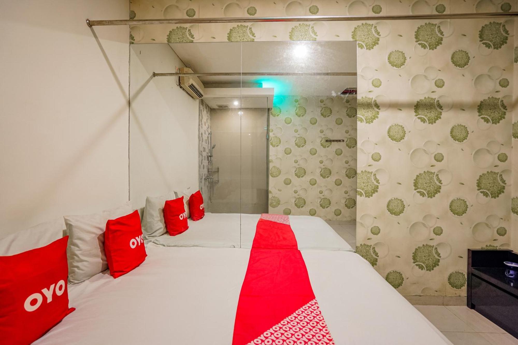 Super Oyo Capital O 92633 Spring Hotel Gubeng スラバヤ エクステリア 写真