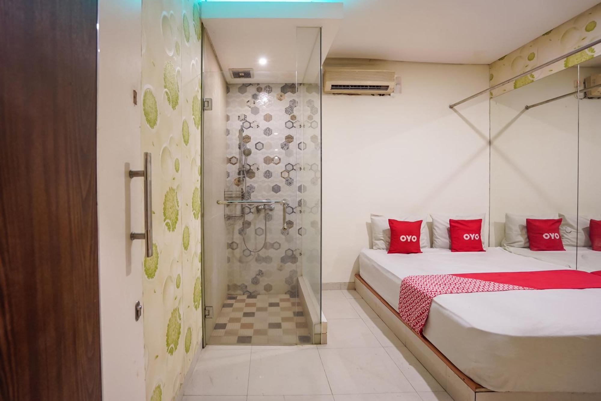 Super Oyo Capital O 92633 Spring Hotel Gubeng スラバヤ エクステリア 写真